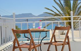 Esperos Seaside Suite In Adamas, Milos
